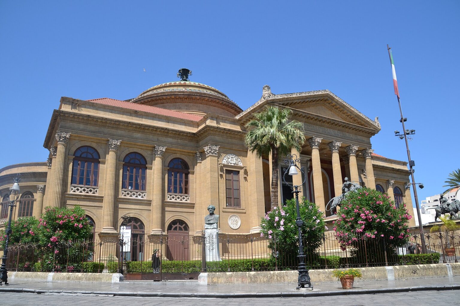 Il Teatro Massimo Vittorio Emanuele a Palermo