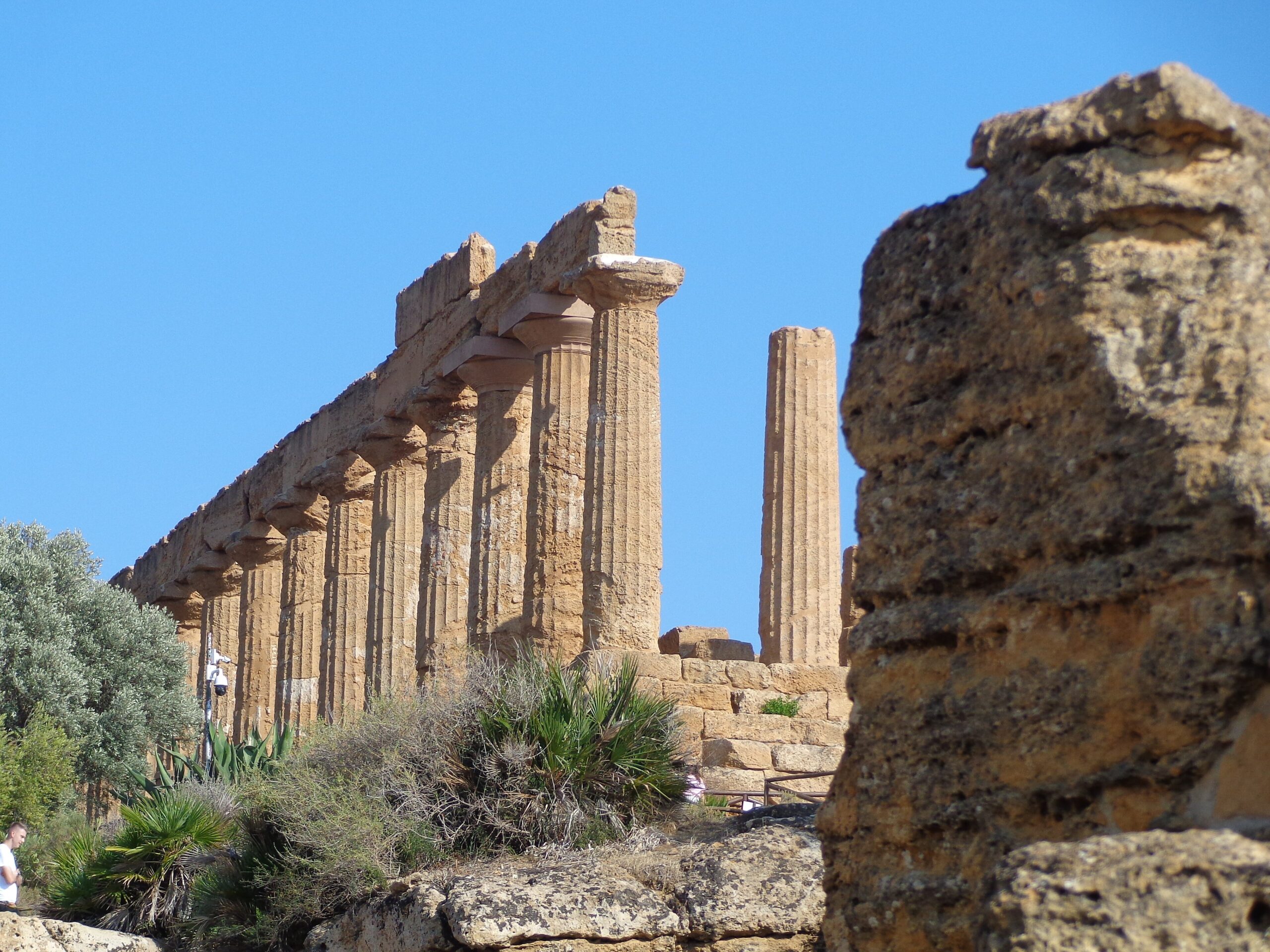 Il Tempio di Giunone sul punto piu alto della dorsale della Valle dei Templi